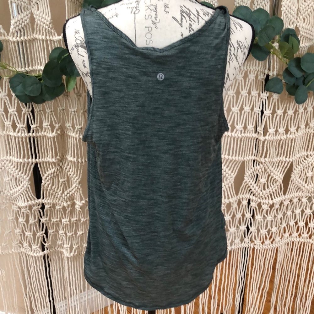 Lululemon top